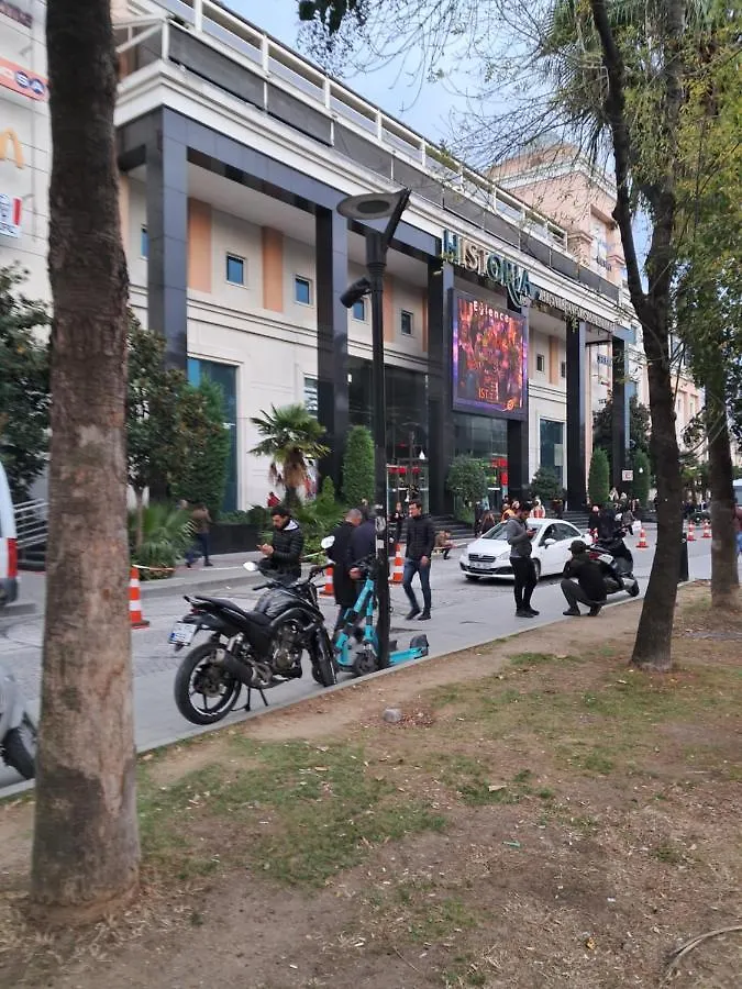 4,E Aksemsettin Mh Sari Abdullah Efendi Sk 11 N 1,2,3 Apartment Istanbul