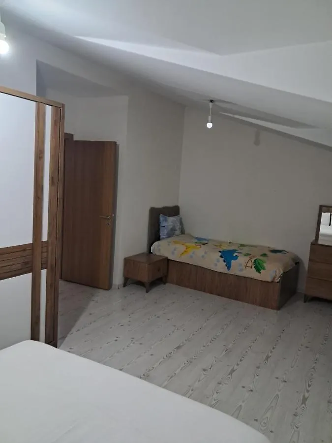 4,E Aksemsettin Mh Sari Abdullah Efendi Sk 11 N 1,2,3 Apartment Istanbul