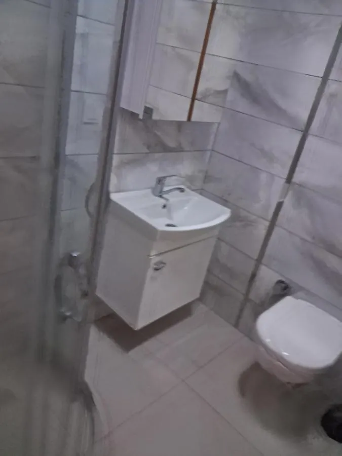 4,E Aksemsettin Mh Sari Abdullah Efendi Sk 11 N 1,2,3 Apartment Istanbul