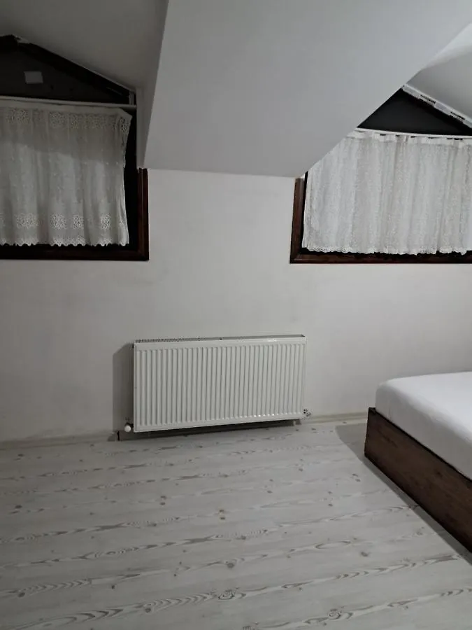 4,E Aksemsettin Mh Sari Abdullah Efendi Sk 11 N 1,2,3 Apartment Istanbul