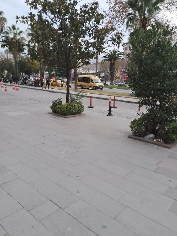 4,E Aksemsettin Mh Sari Abdullah Efendi Sk 11 N 1,2,3 Apartment Istanbul