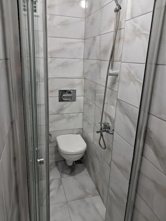 4,E Aksemsettin Mh Sari Abdullah Efendi Sk 11 N 1,2,3 Apartment Istanbul
