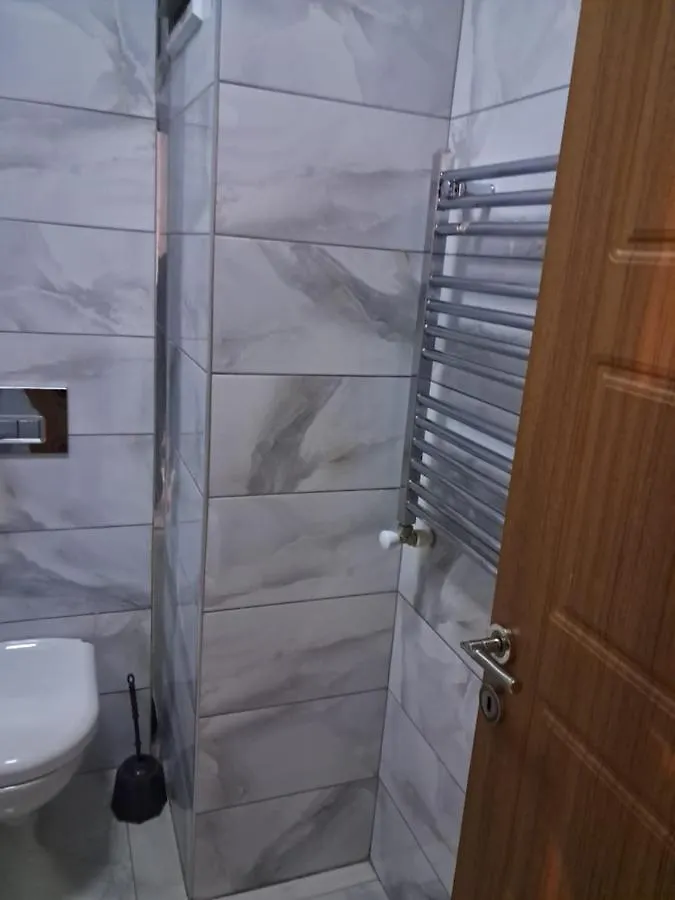 4,E Aksemsettin Mh Sari Abdullah Efendi Sk 11 N 1,2,3 Apartment Istanbul