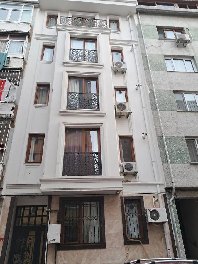 4,E Aksemsettin Mh Sari Abdullah Efendi Sk 11 N 1,2,3 Apartment Istanbul